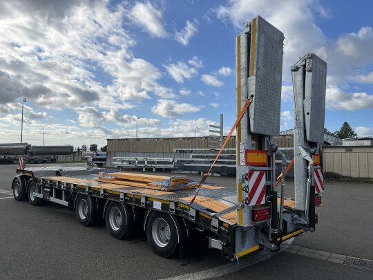 Przyczepy niskopodwoziowe z&nbsp;obrotnicą